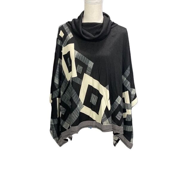 Arielle Cowl Neck Poncho Black Cream Geometric NWT $72 One Size Fits All - Picture 1 of 6